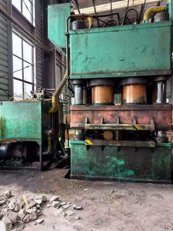 8000吨液压机，3000吨液压机，2000吨液压机在位急处理.