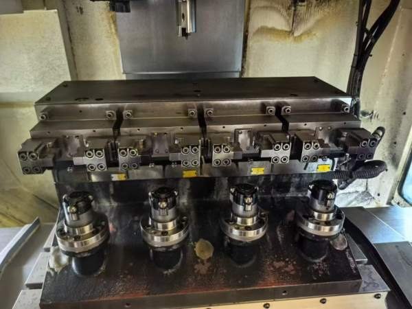 马扎克VCN-430AL立式加工中心一台，带中心出水，带液.