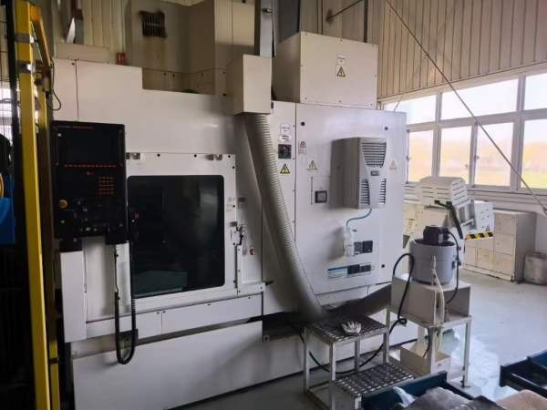 马扎克VCN-430AL立式加工中心一台，带中心出水，带液.