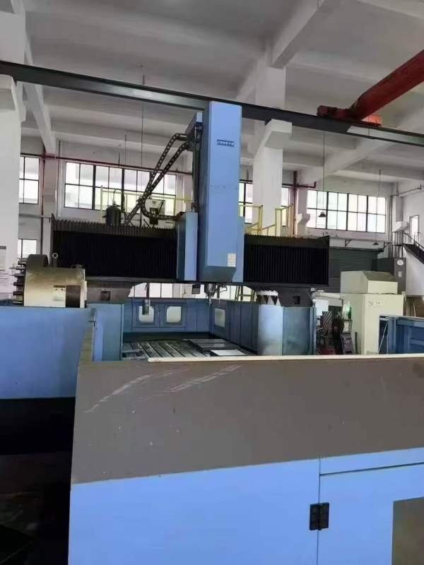 斯可源4028龙门，两线一硬，带刀库，侧铣头