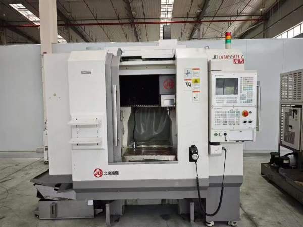 北京精雕:JDLVM550TZ出厂年份:2021年三轴行程:5500/40.