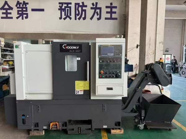 2台23年台湾程泰GLS200数控车床10寸选配卡盘12工位重.