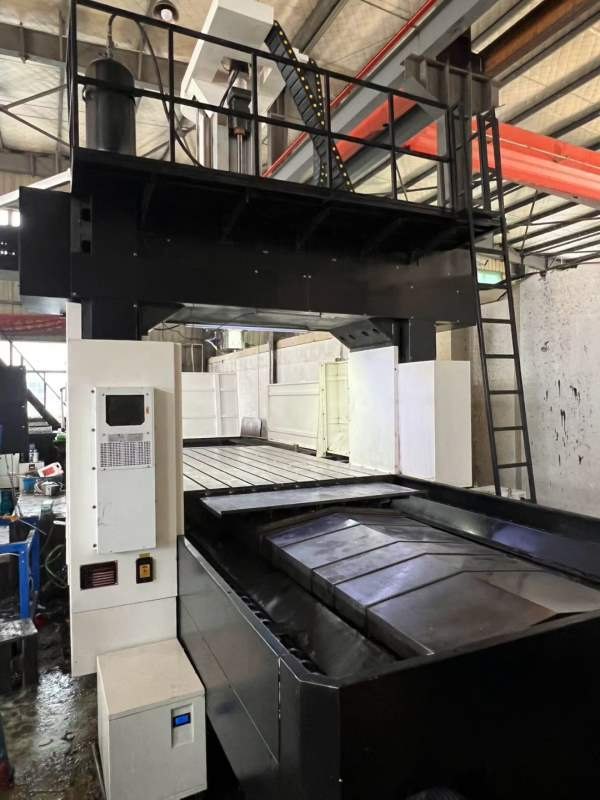苏州正权3022数控龙门，工作台3000/1800mm，门宽2200m.