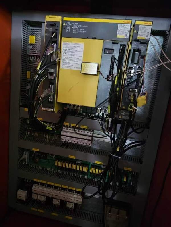 河南工厂刚买下：台湾亿铨1020加工中心一台，带210谭.