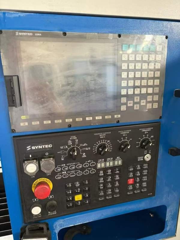 几乎全新鑫台工1010龙门，BT40主轴12000转，新代22MA.