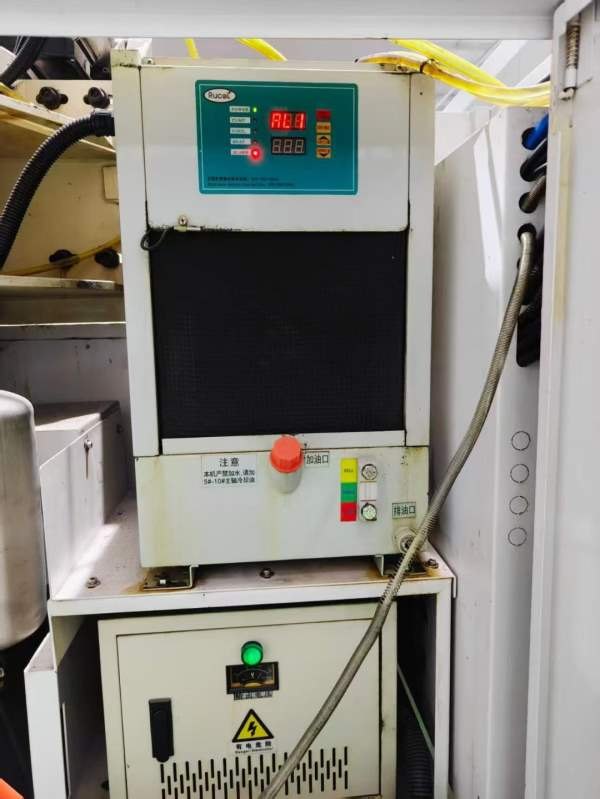2021年江苏厚道850加工中心，发那科OI-MFPlus系统BT40.