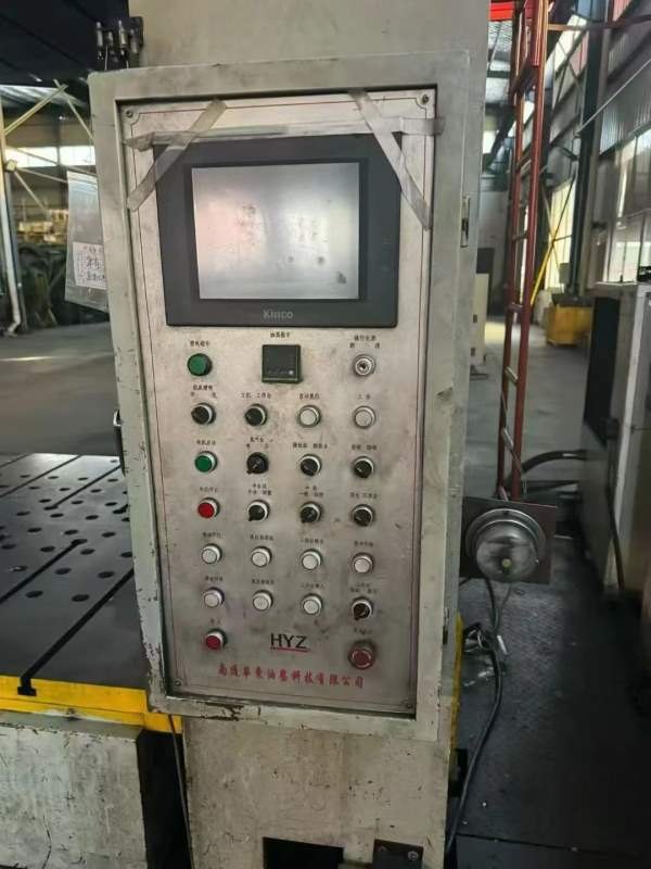 华东，630吨框架油压机，伺服驱动，有效台1800/3000，.