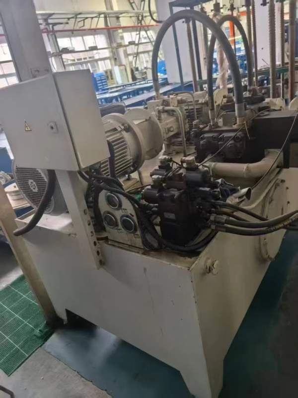出售：L5530立式内拉床型号：L5530额定拉力：300KN行.