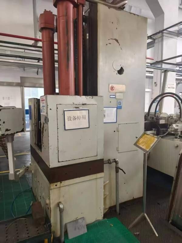 出售：L5530立式内拉床型号：L5530额定拉力：300KN行.