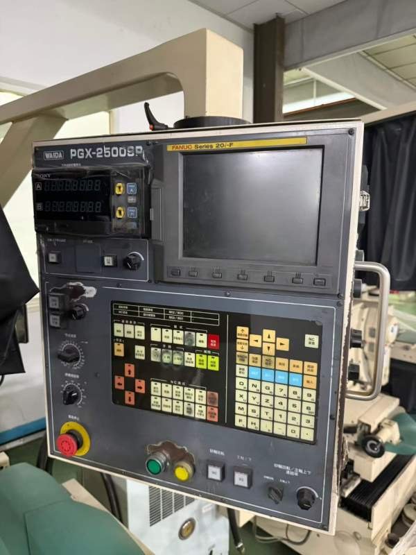 日本WaidaPGX-2500sp光学曲线磨，发那科20iM系统，同.