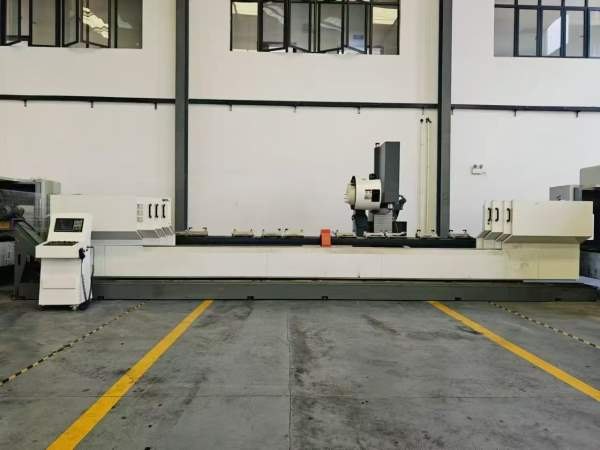 小十几万秒杀型材复合四轴加工中心带AB轴品牌: 苏州德.