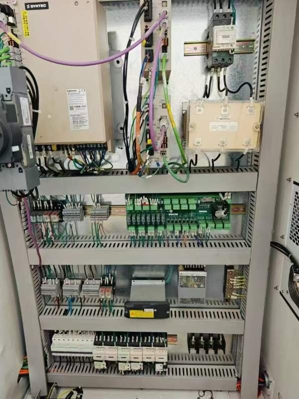 小十几万秒杀型材复合四轴加工中心带AB轴品牌: 苏州德.