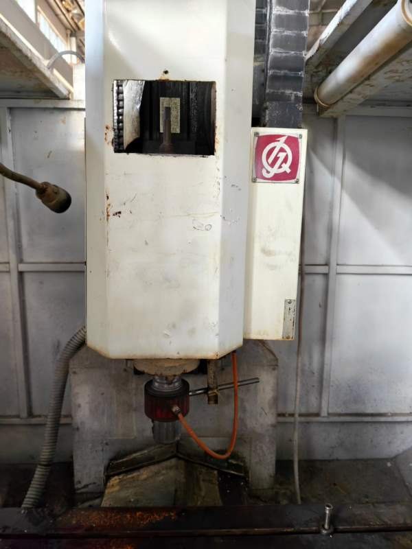 2015年青海一机XKS320数控铣床，3201000台面，华中系.