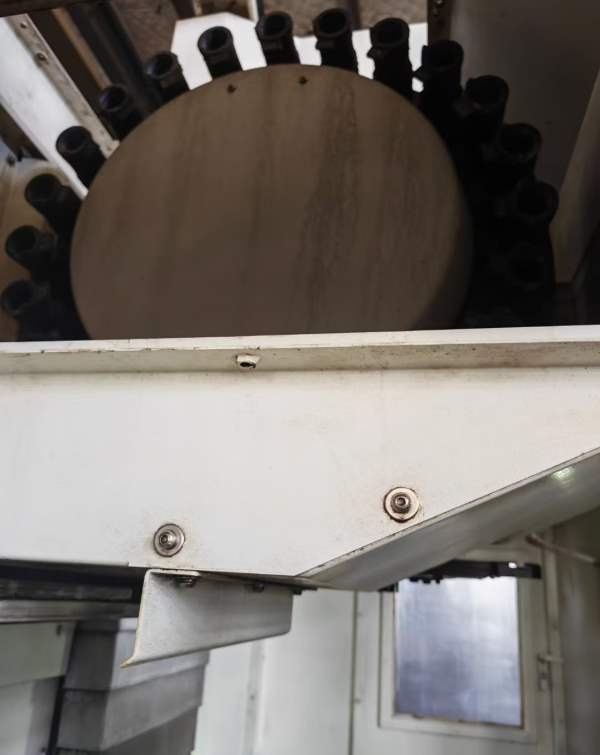 台湾机王，永进1米立加，型号NCV102A，发那科MXP-200F.