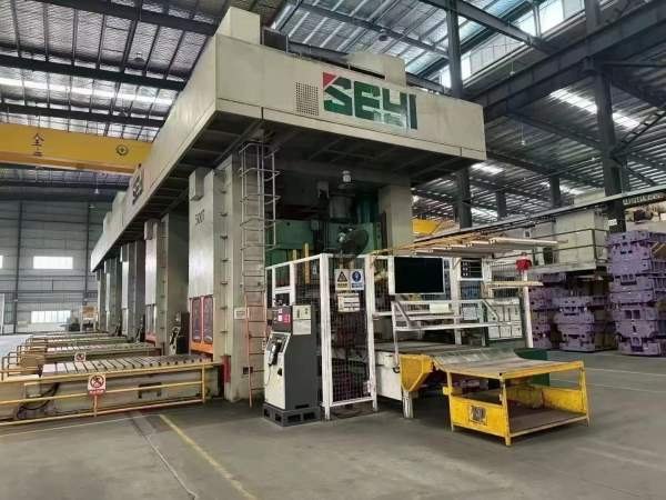 工厂在位少用协易1000吨冲压线5台，1000吨1台，800吨1.