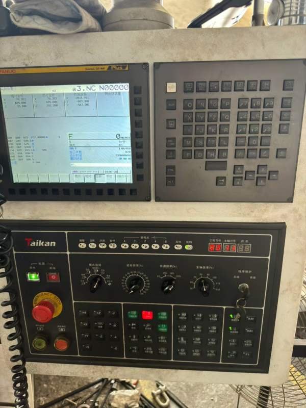 新定台群4030龙门加工中心，工作台2米4米，门宽3米，.