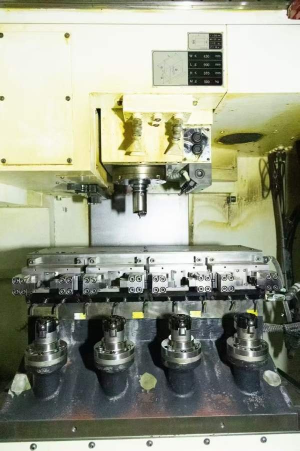 马扎克VCN-430AL立式加工中心X轴行程900mmY轴行程430m.