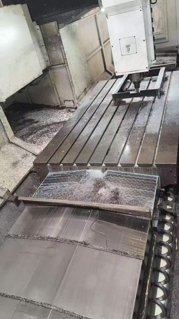 纽威1525数控龙门2023年出厂发那科MFPULs系统工作台26.