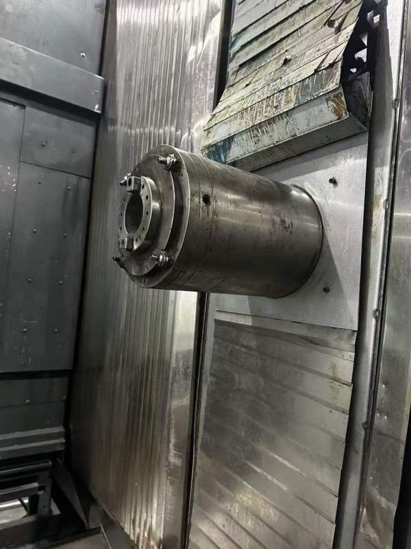 沈阳800双工位卧加，正T结构千分度，带光栅齿轮头带中.