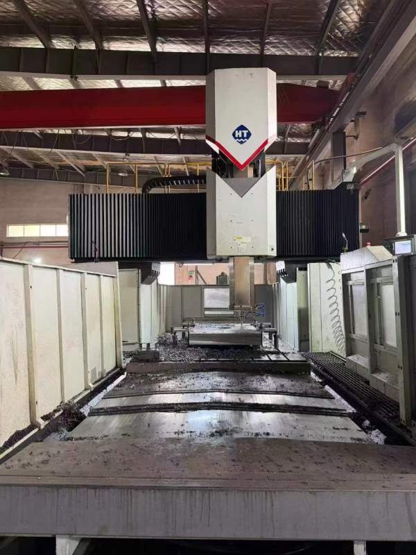 刚买下！海天GRU28龙门加工中心工作台尺寸mm门宽2.8m.