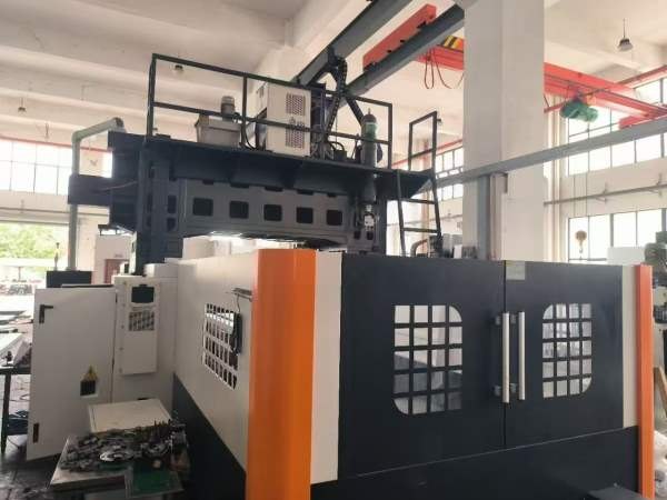 渡扬4021龙门加工中心，选配（带50 kg中心出水）（德.