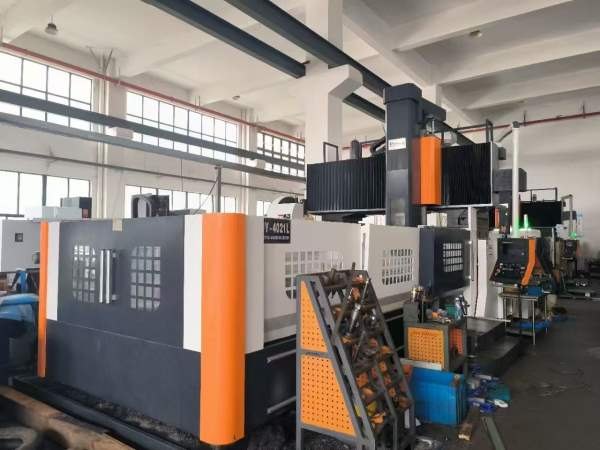 渡扬4021龙门加工中心，选配（带50 kg中心出水）（德.