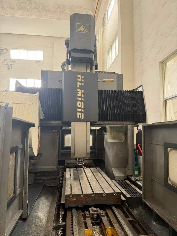 海特1612龙门加工中心，BT50主轴，可中心出水，方滑枕.