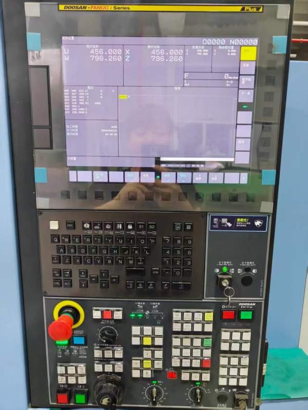 新到一台韩国原装斗山PUMAGT2600重型数控车床，2022年.