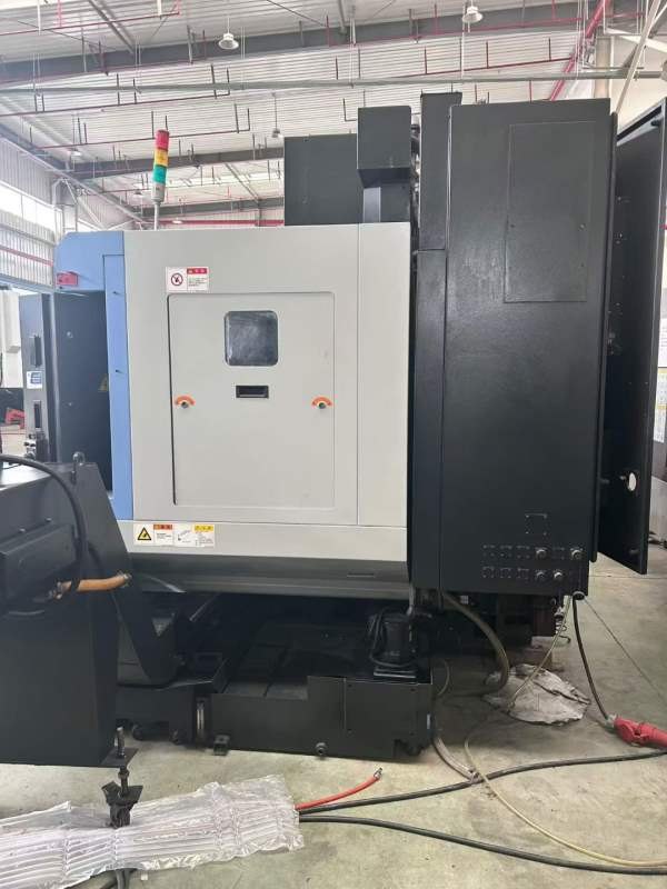斗山DNM415立式加工中心同款两台工作台尺寸mm三轴行程.