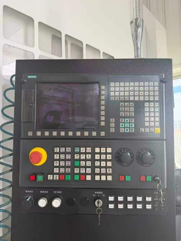 纽威VNL180SK数控立车卡盘直径1.7m回转直径1.9m加工高.