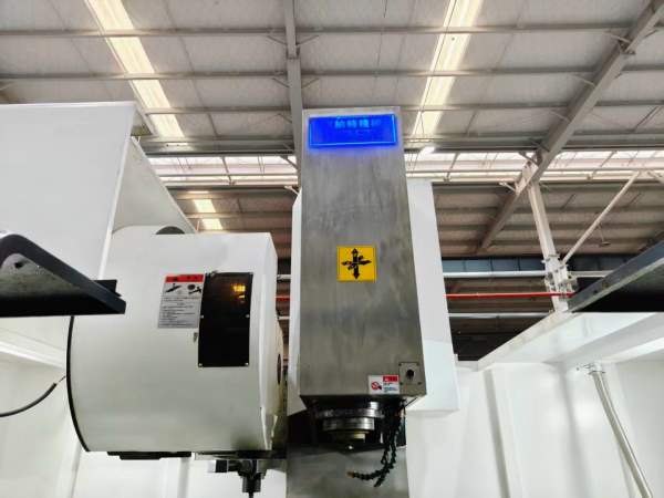 新到一台2021年克纳特1375加工中心，三菱M80系统，台.