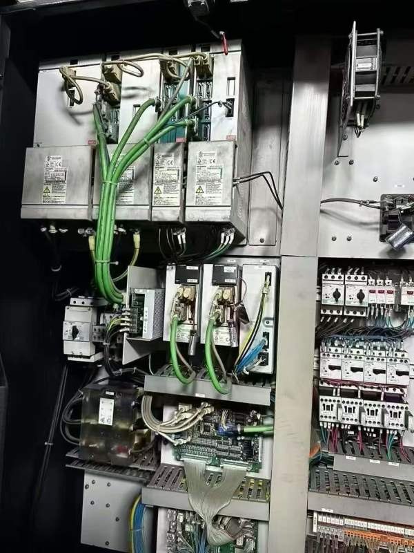 超高性价比马扎克立加马扎克立式加工中心VTC-200BN行.
