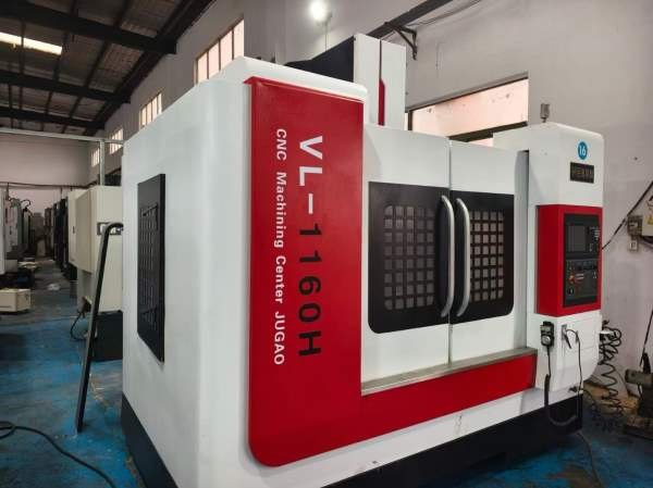 巨高1160加工中心，三菱M80系统，二线一硬，BT40主轴1.