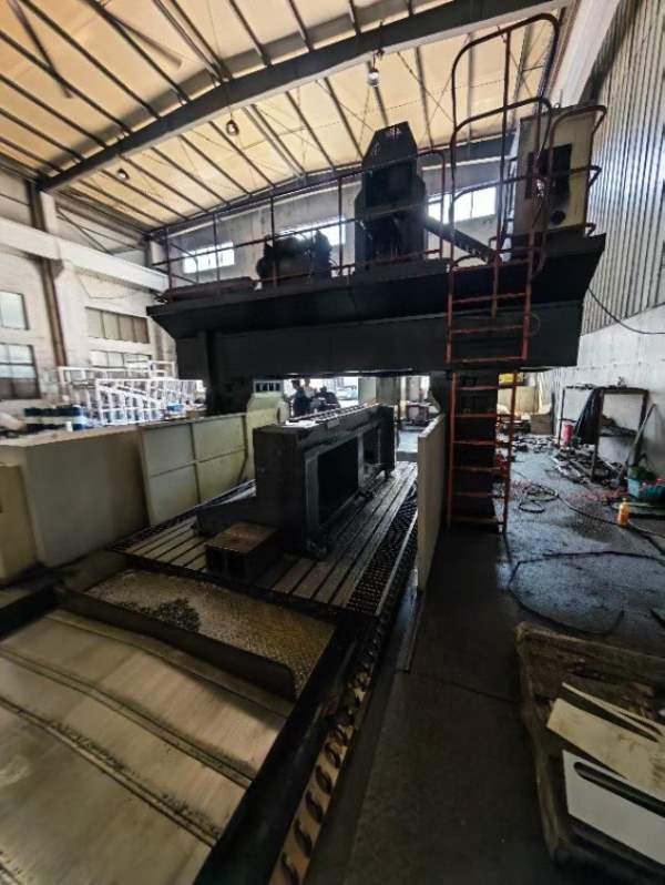 纽威4028龙门加工中心，工作台2米4米，门宽2.8米，门.
