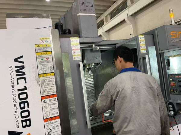新到2022年安徽新诺（皖南）1060B加工中心、发那科OI-.