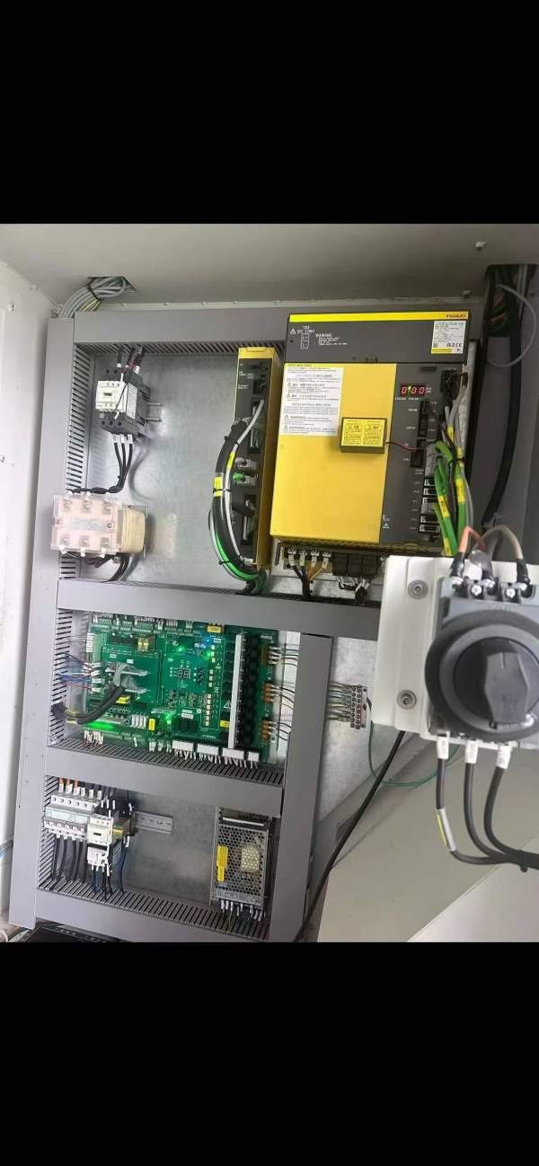 浙江迈兴途V856立式加工中心、发那科plus系统、三轴线.