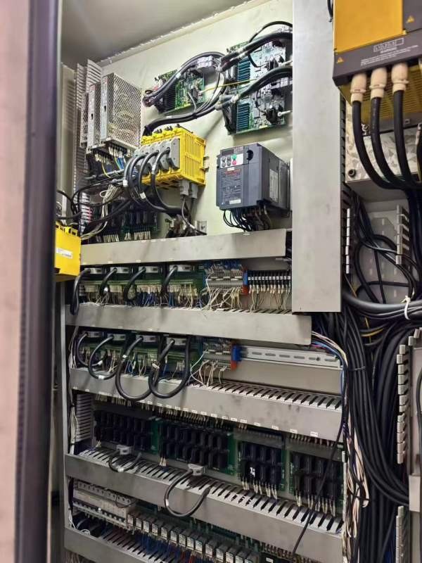 东台精机HA400II高速卧加，FANUC 18iMB系统，BT40内藏.
