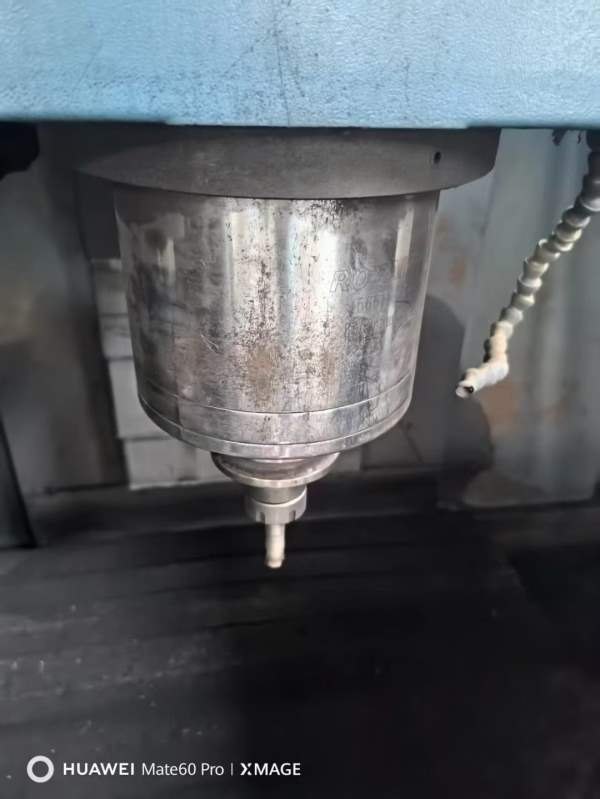 1890立式加工中心，三轴硬轨bt50主轴，价格便宜，需要.