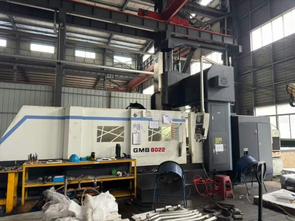 新定威诺克6022龙门加工中心，工作台面2米6米，门宽2..