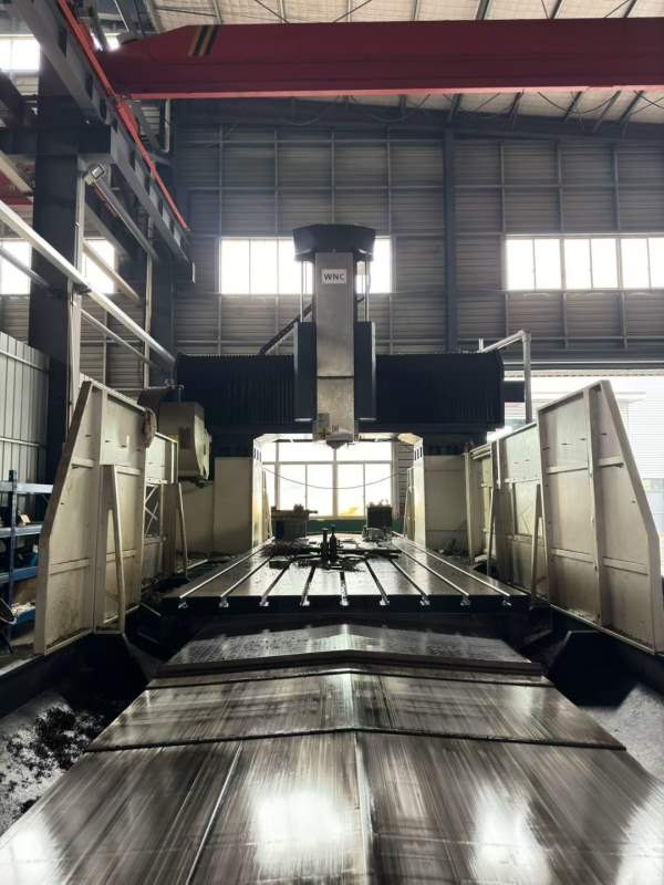 新定威诺克6022龙门加工中心，工作台面2米6米，门宽2..
