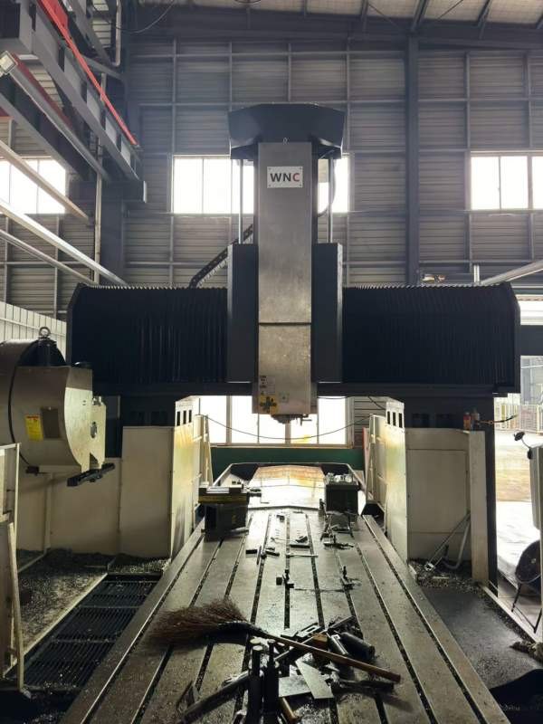 新定威诺克6022龙门加工中心，工作台面2米6米，门宽2..