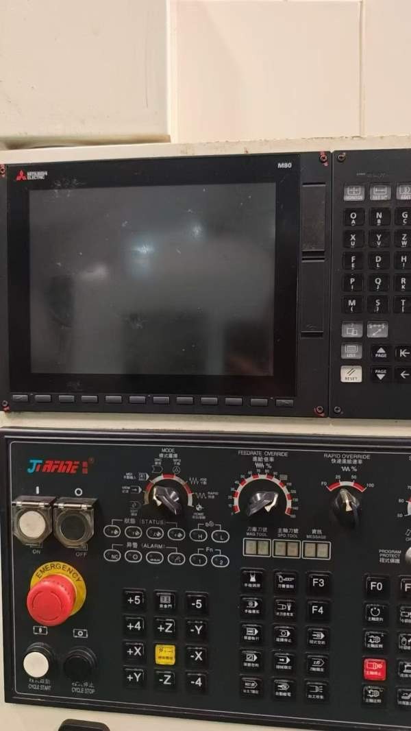 乔峰EV-1160加工中心一台，23年设备，三菱m80系统三轴.