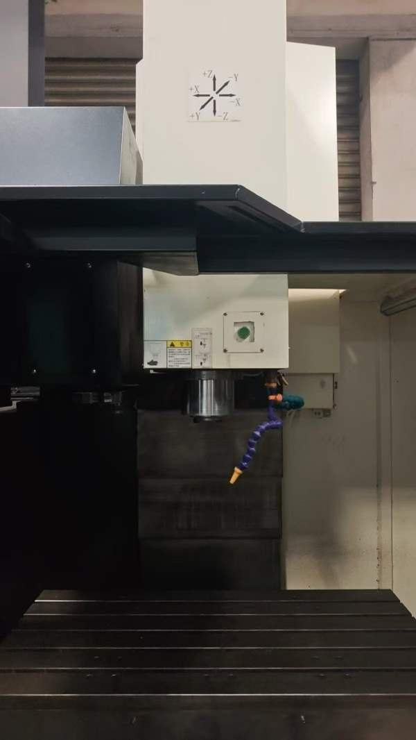 乔峰EV-1160加工中心一台，23年设备，三菱m80系统三轴.