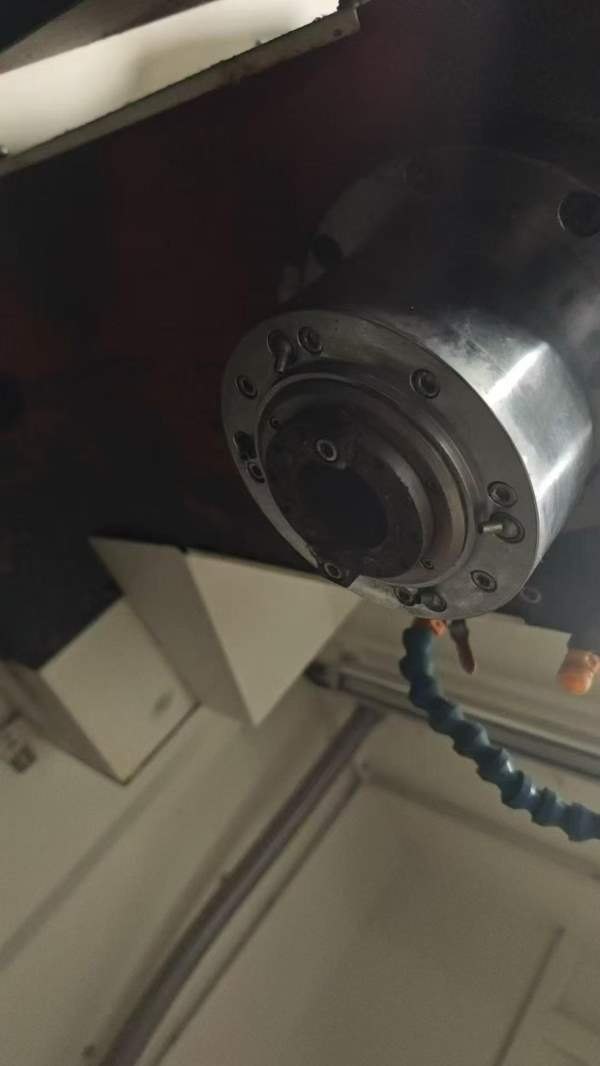 乔峰EV-1160加工中心一台，23年设备，三菱m80系统三轴.