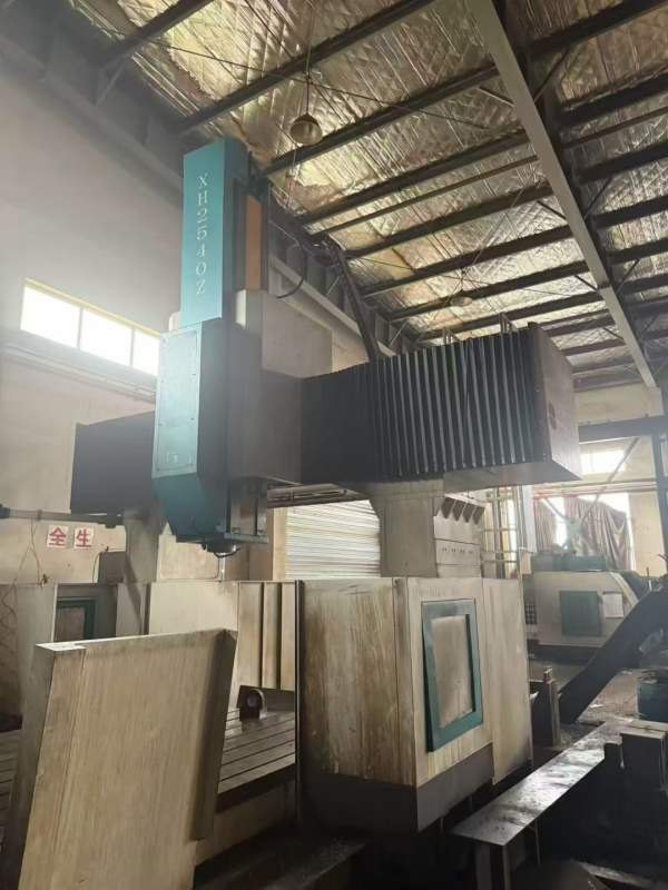 常州野凌4027龙门方滑枕Z轴行程1500工作台4200-2500龙.