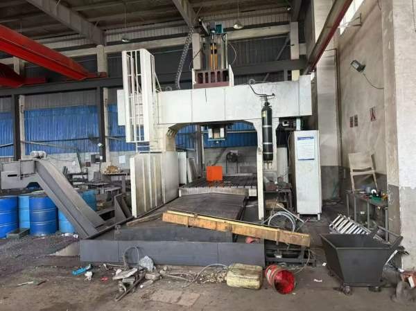 常州野凌4027龙门方滑枕Z轴行程1500工作台4200-2500龙.