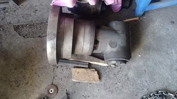 德阳GL4032Z数控龙门，工作台4020/2410mm，门宽2700mm.