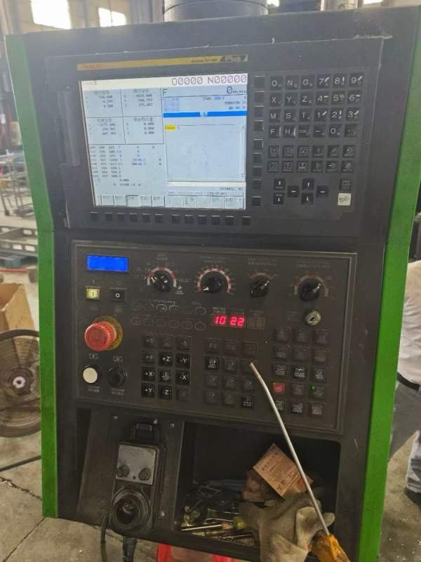 刚刚买下一台群志4023龙门加工中心 工作台4X1.8米 门.