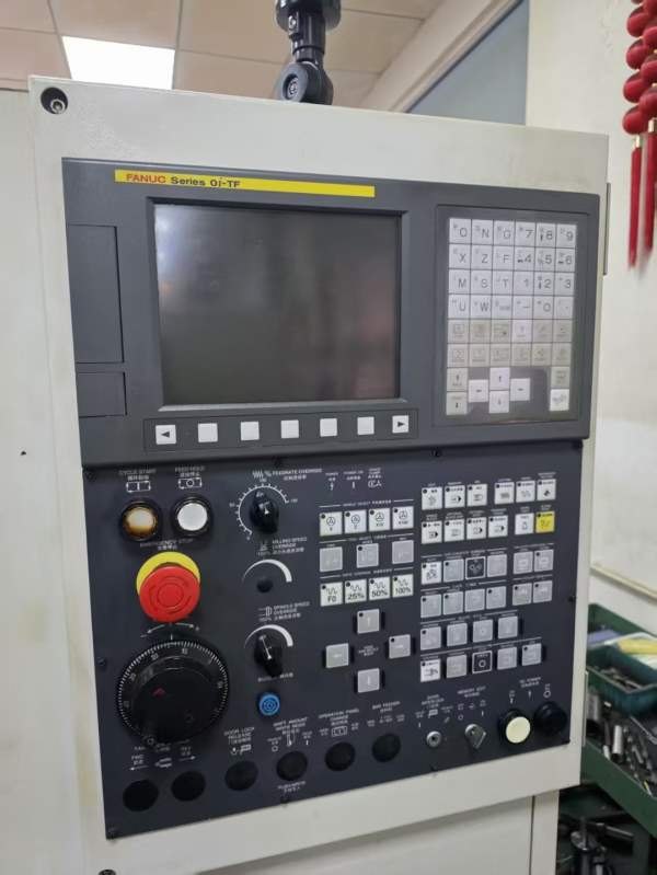 刚刚拿下同款两台日本龙泽TCN-2100CL6数控车床，8寸液.
