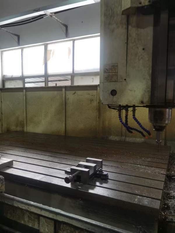 台湾协鸿CNC3190数控龙门一台，三轴硬轨BT50齿轮头三.